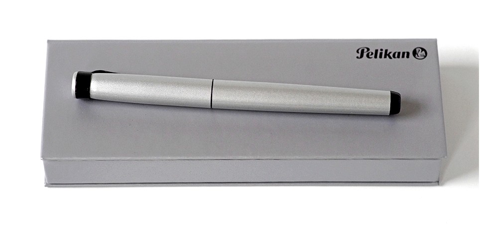 Contest: WIN a Pelikan P16 Stola III Fountain Pen